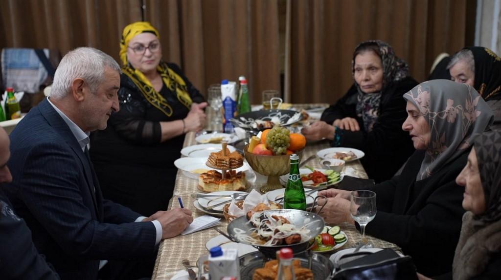 В администрации Хасавюрта прошла встреча с представителями сообщества людей с инвалидностью