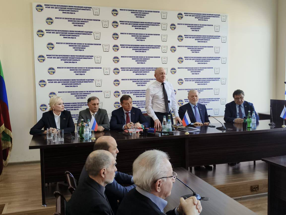 Заур Аскендеров встретился со студентами ДГУ