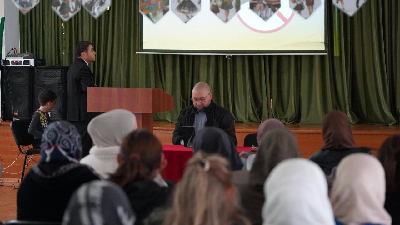 В Махачкале обсудили меры профилактики радикализации среди молодежи