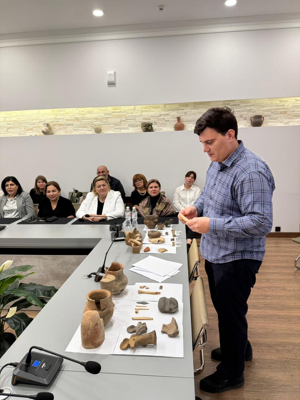 Уникальные открытия дербентских археологов представили на научной конференции