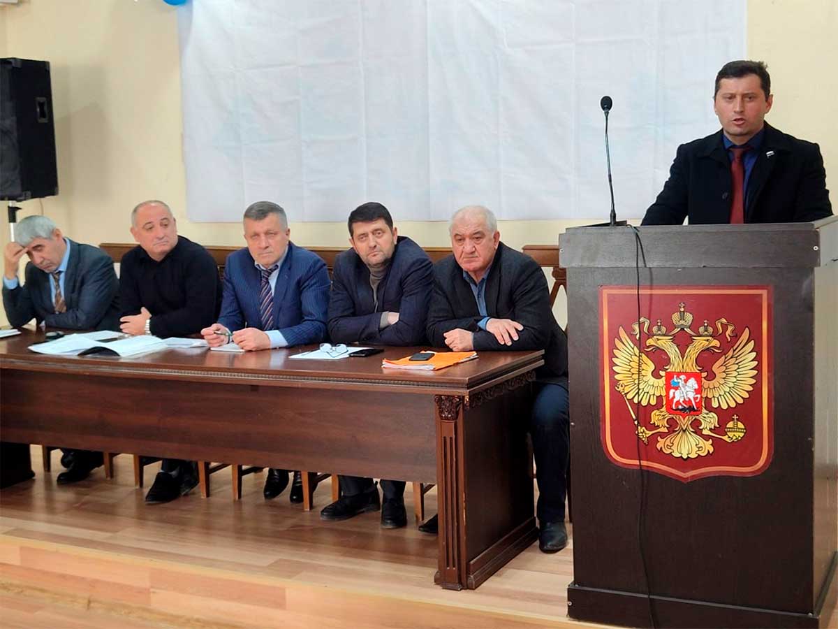 Вопросы призывной кампании и контрактной службы обсудили в Цунтинском районе