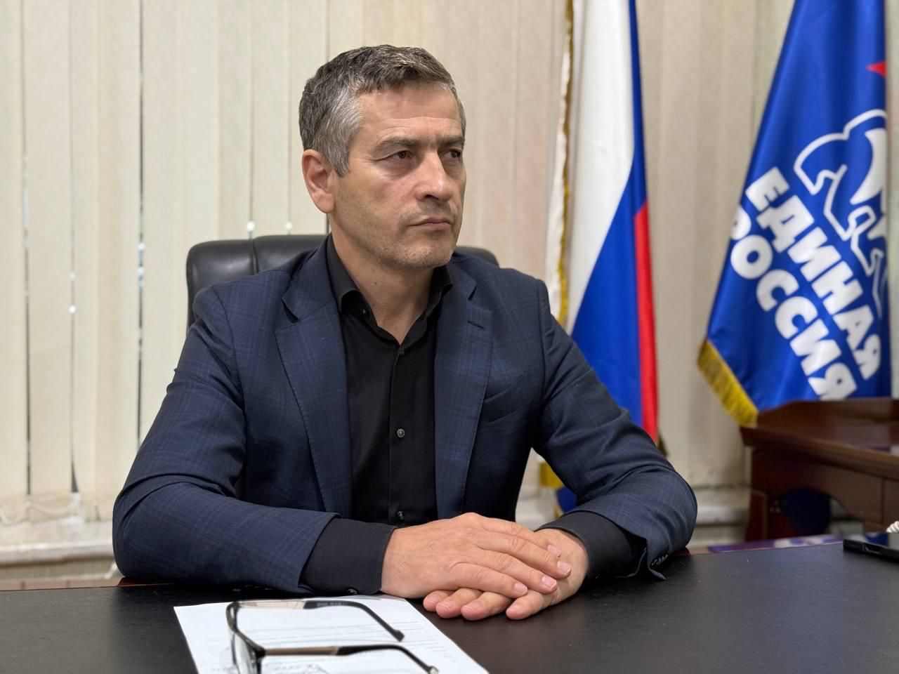 Депутат Хаджимурад Малаев провёл приём граждан в общественной приёмной «Единой России»