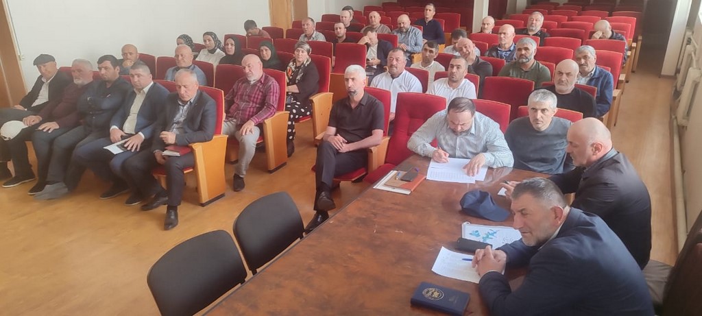 Глава Тляратинского района обсудил актуальные вопросы совместной работы с главами поселений