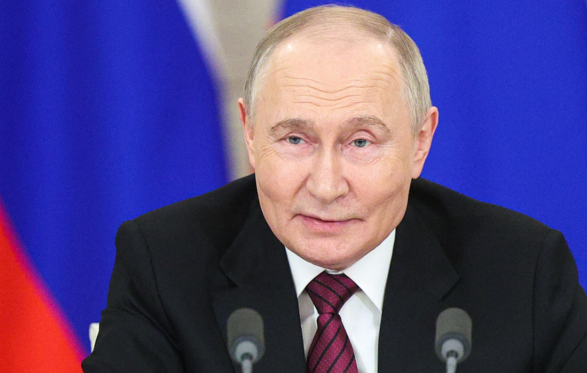 Путин подчеркнул важность сохранения памяти об уроках истории