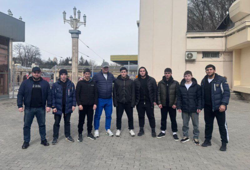 Шесть штангистов из Дагестана отправились на учебный сбор в Алушту