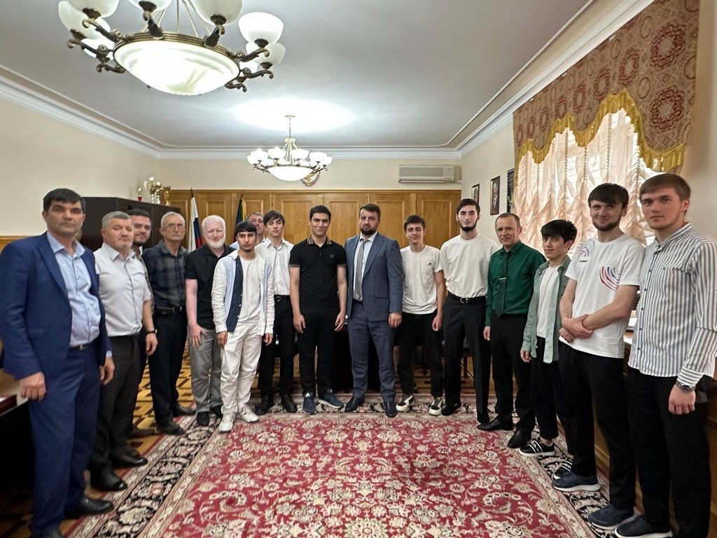 В Избербаше прошло чествование победителей Первенства России по мини-футболу