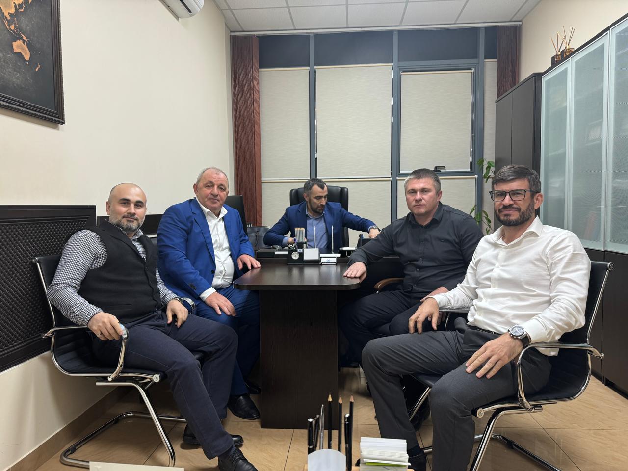 Председатель Общественного совета при МВД по РД встретился с выпускниками-юристами