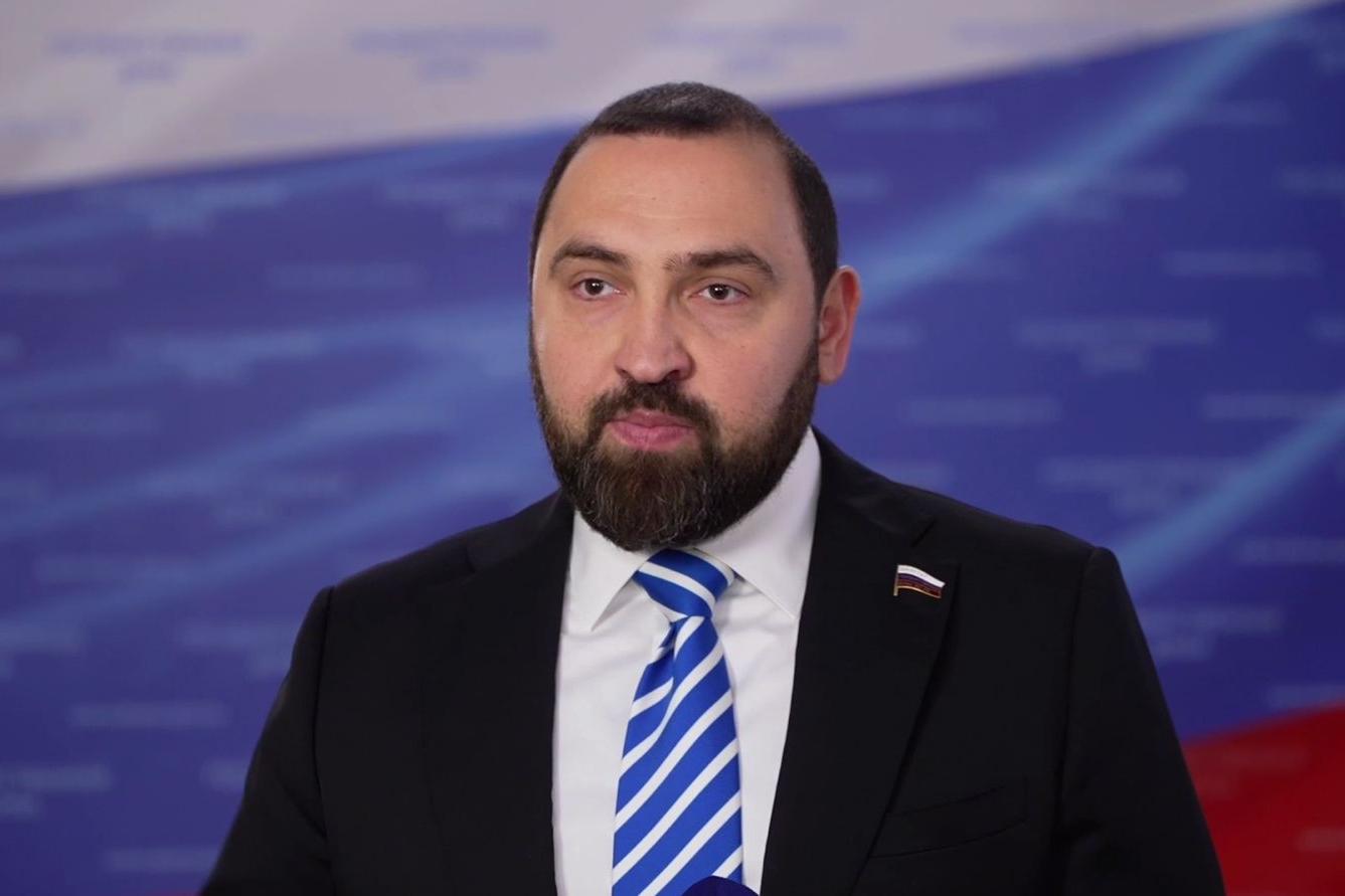 Султан Хамзаев поздравил с Днем Военно-Морского Флота