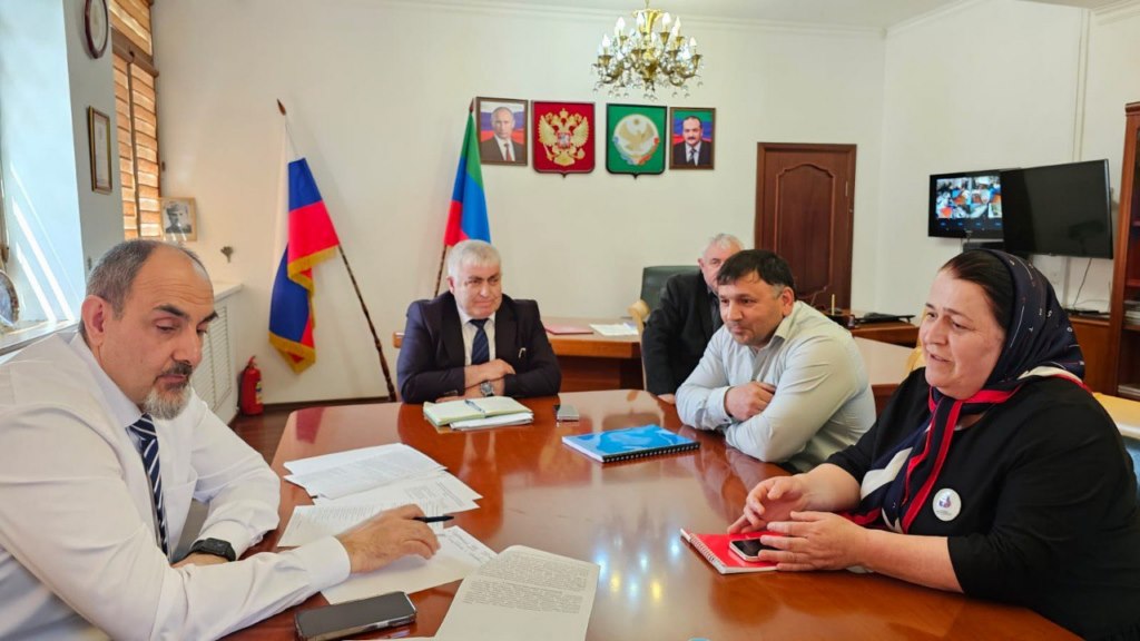 Яхья Бучаев провел выездной прием граждан в Ахвахском районе