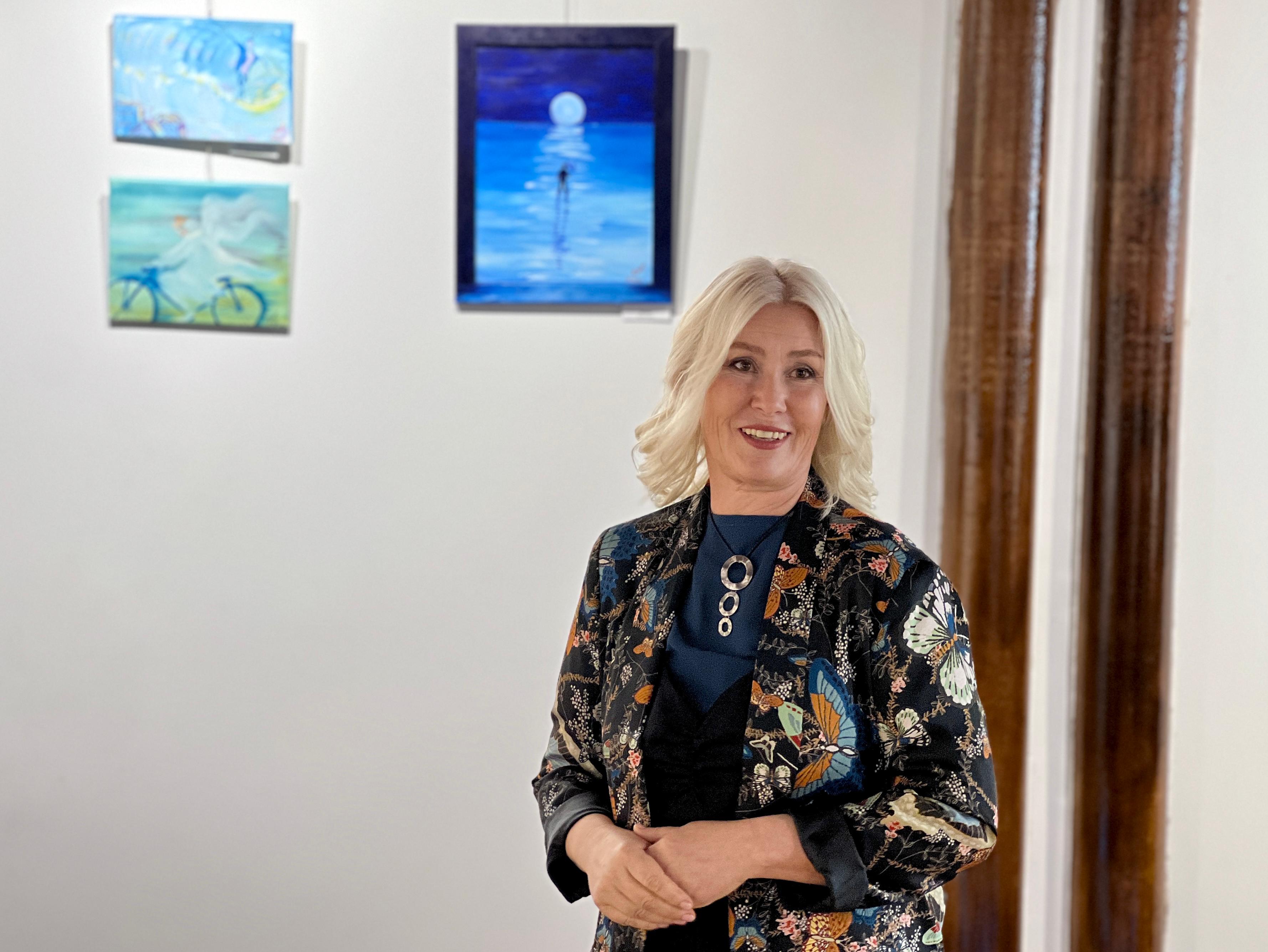 В Дербенте проходит выставка художницы из Санкт-Петербурга