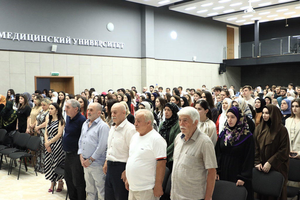 Более 900 выпускников Медицинского колледжа Дагмедуниверситета получили дипломы об образовании