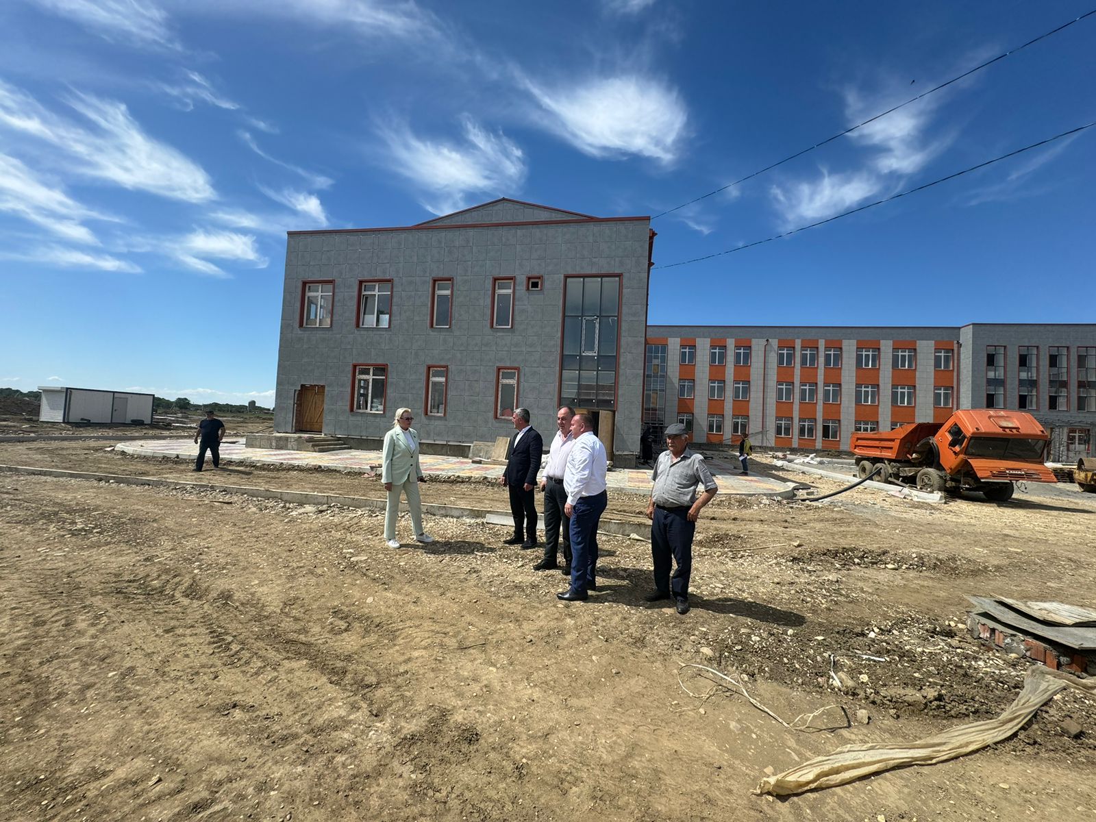 ЕР вновь проводит акцию «Собери ребенка в школу»