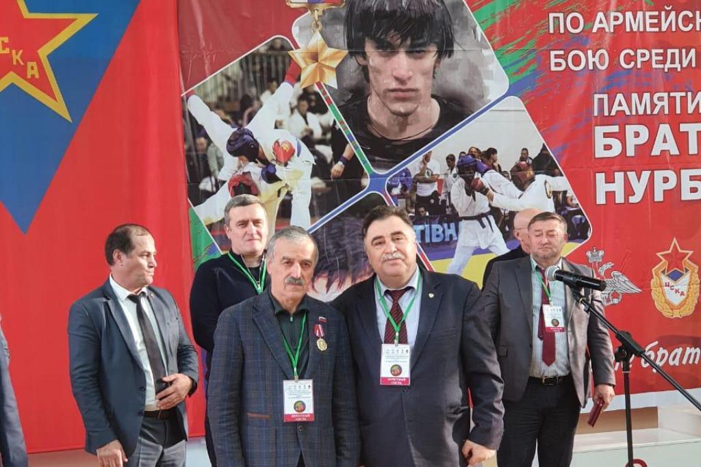 Нурбаганд Нурбагандов награжден золотой медалью имени генерал-полковника М. Танкаева