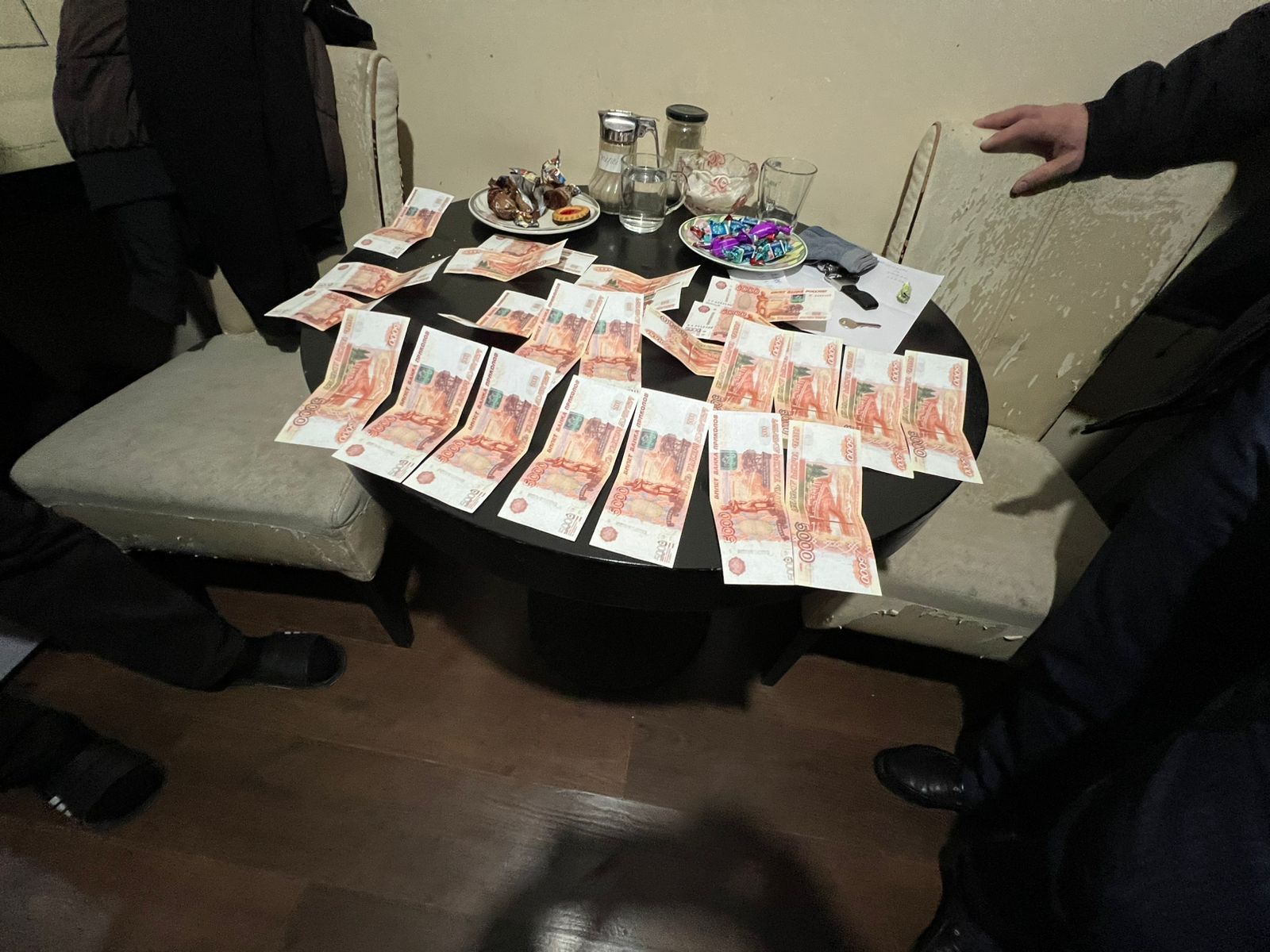 Налоговый инспектор в Дагестане подозревается в получении взятки