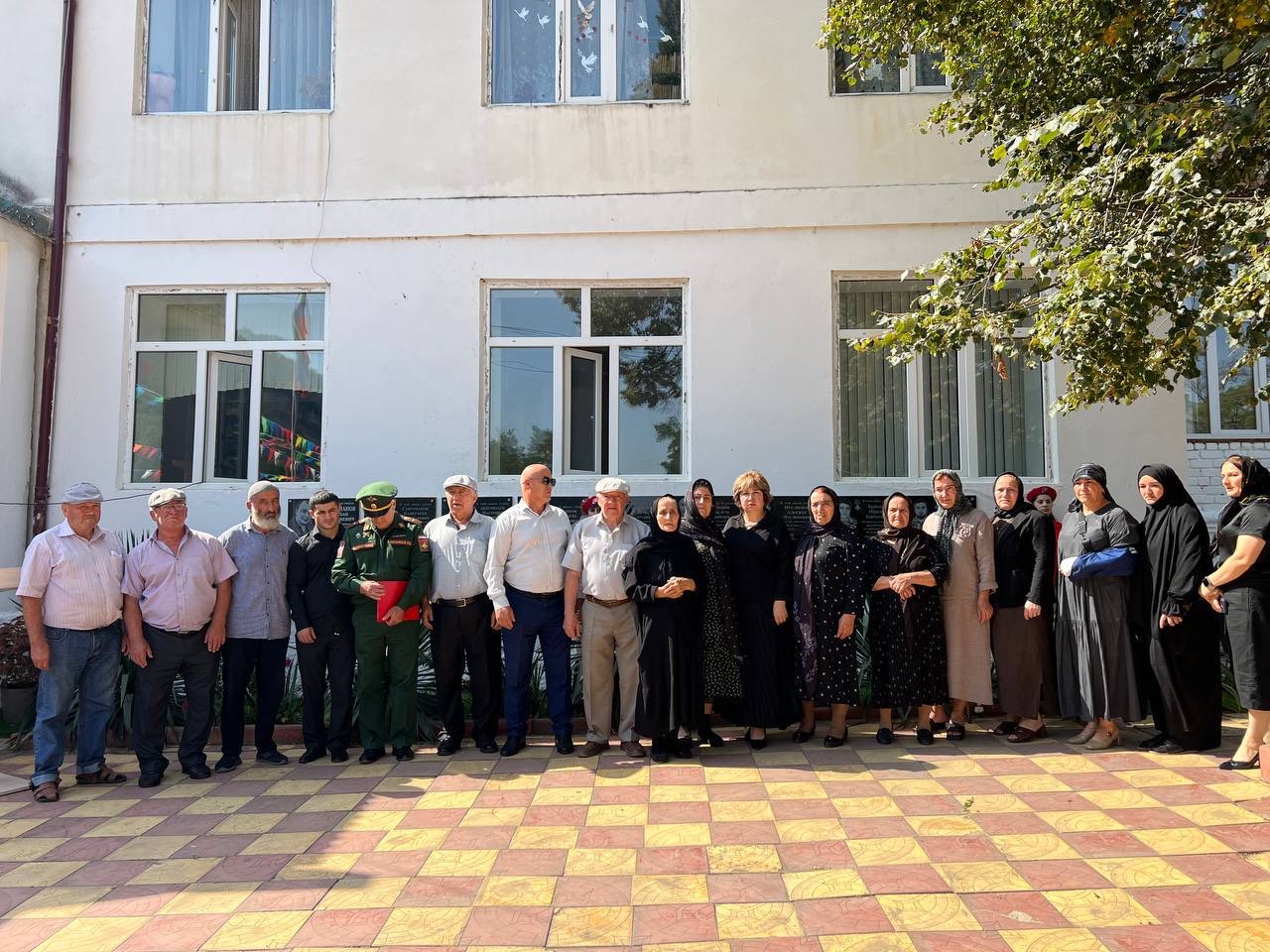 В День солидарности в борьбе с терроризмом в Хучнинском лицее открыли две мемориальные доски