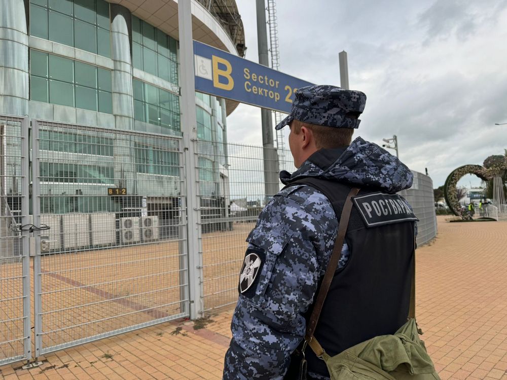 Росгвардейцы обеспечили безопасность футбольного матча РПЛ в Каспийске