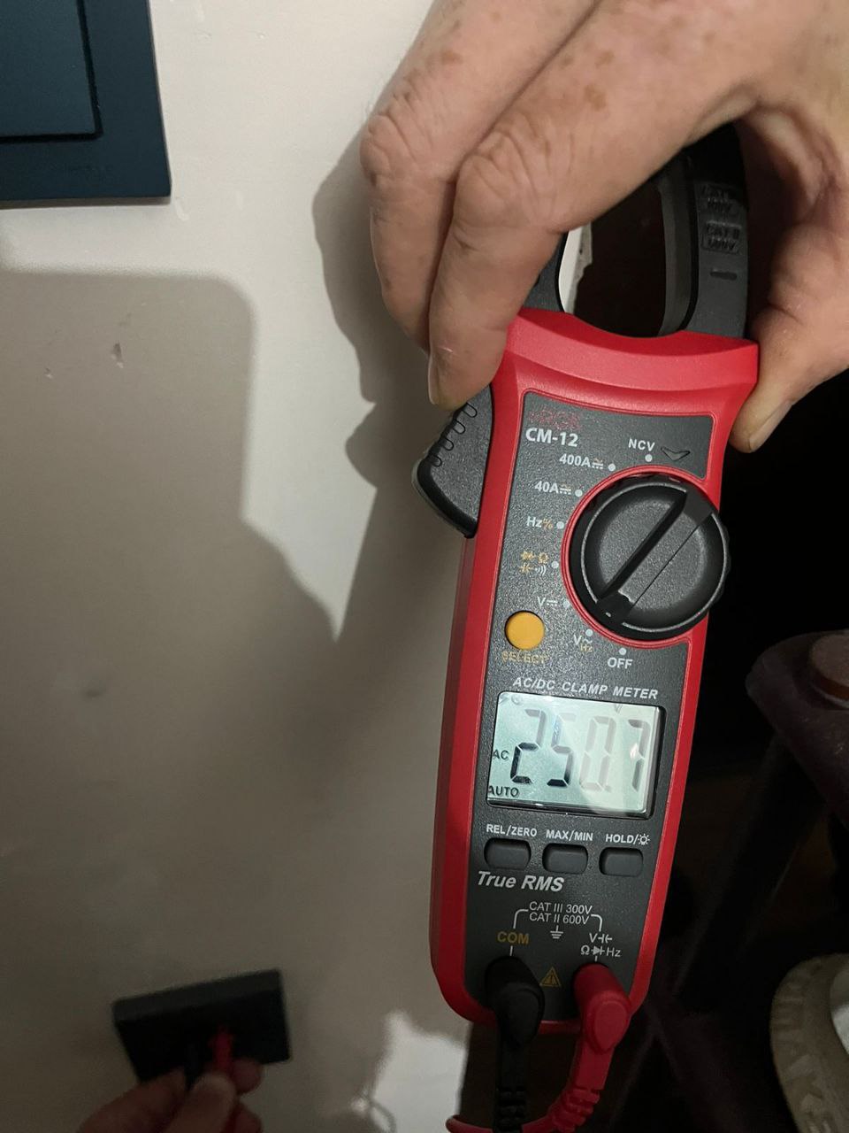 Энергетиков Дагестана наказали за скачки напряжения в домах Махачкалы