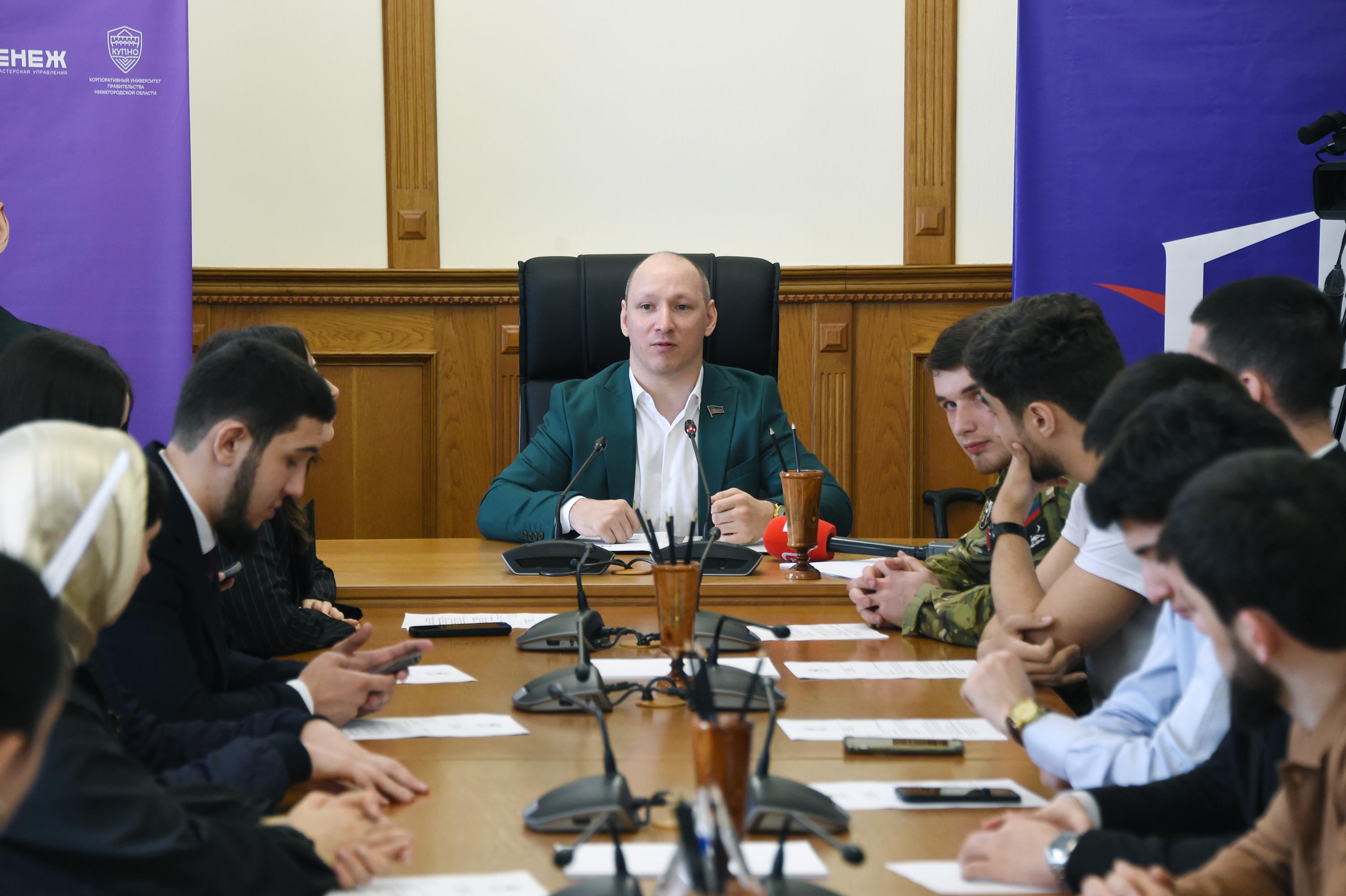 Депутат НС РД Гасан Османов организовал молодежный форум «ГосСтарт.Диалог.Политика»