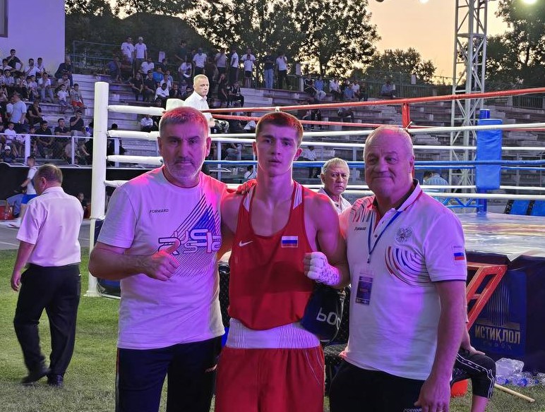 Дагестанские боксеры в финале международного турнира в Таджикистане