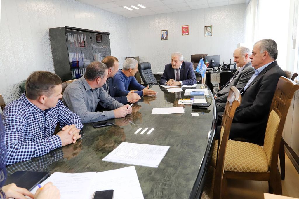 Депутат Алавудин Мирзабалаев провел прием граждан в Табасаранском районе