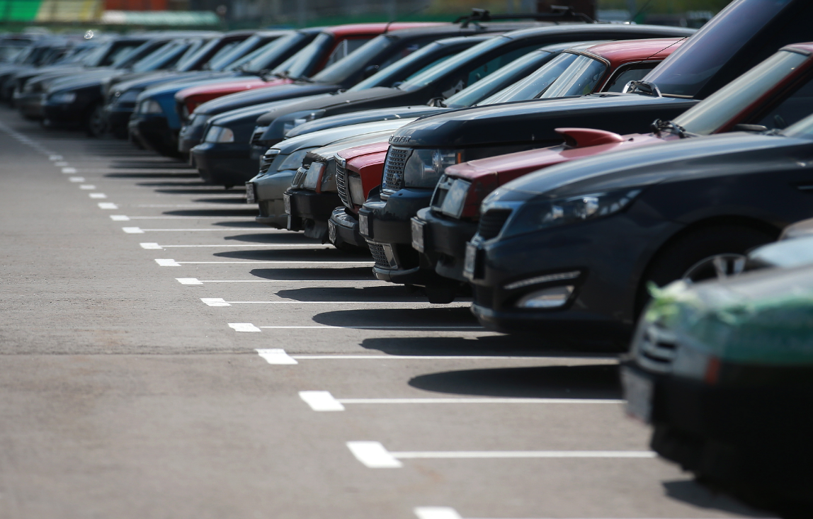 В ОП предложили выделять на парковках места для многодетных специальным знаком