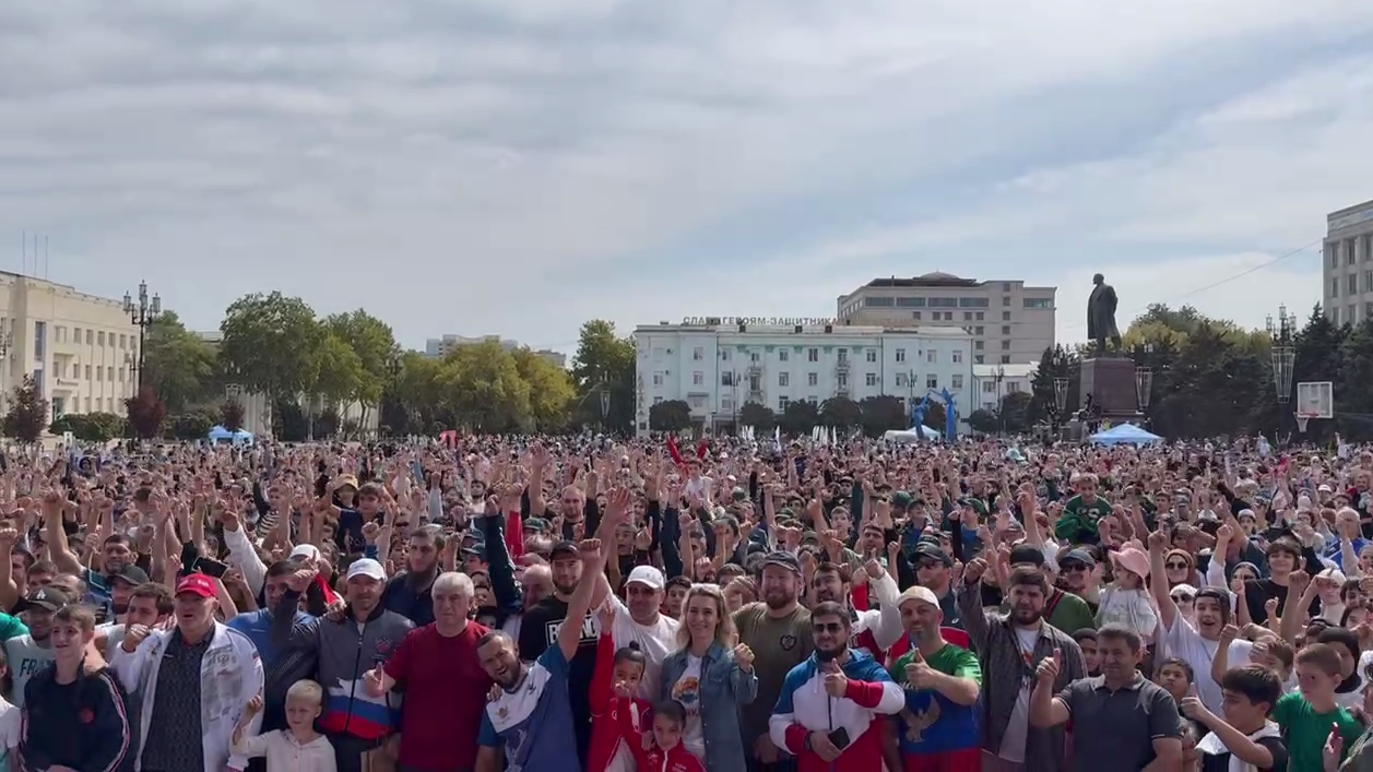 Рекордную зарядку с олимпийцами в Махачкале поддержали 15 тысяч человек
