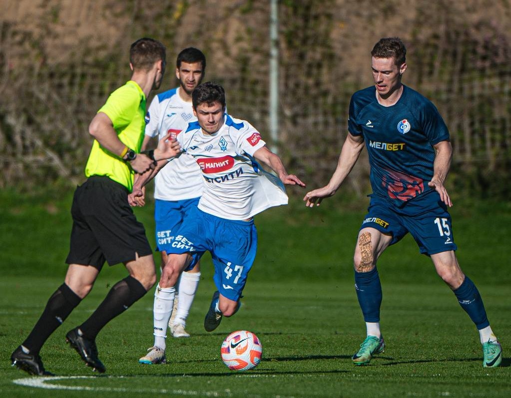 «Динамо» и «Факел» сыграли вничью в контрольном матче