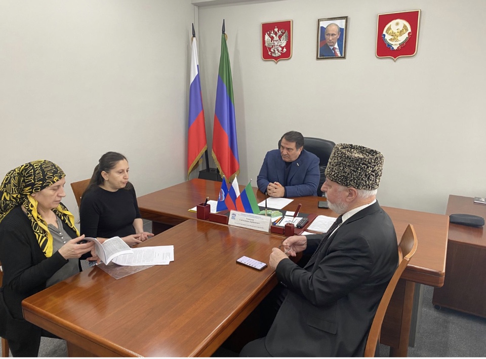 Сайгидпаша Умаханов провел личный прием граждан