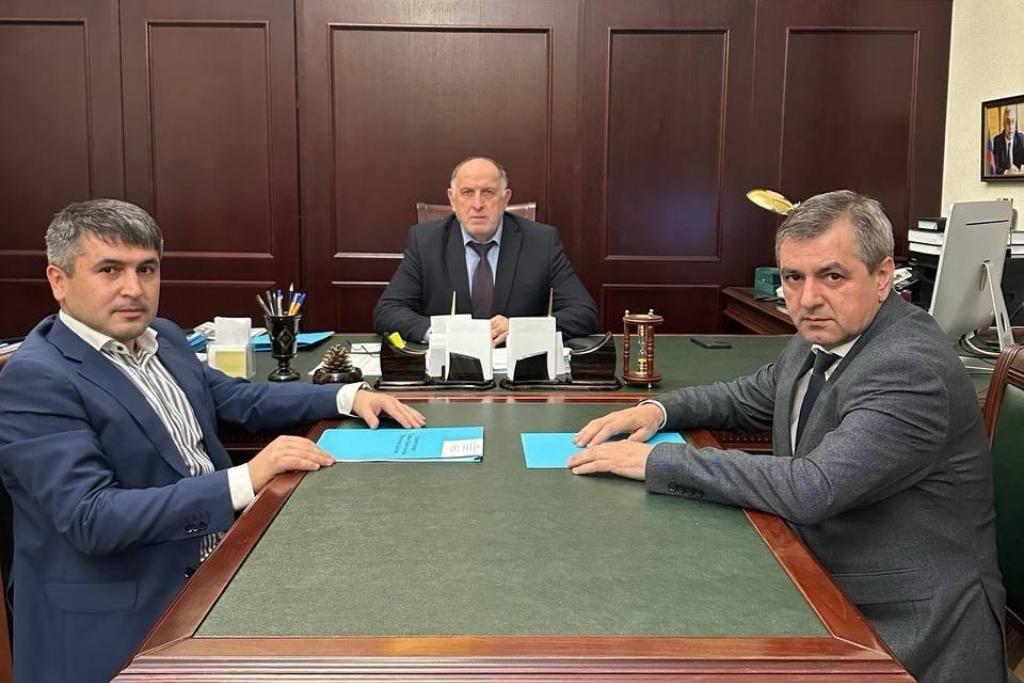 Глава Табасаранского района обсудил с Председателем Правительства РД вопросы развития муниципалитета