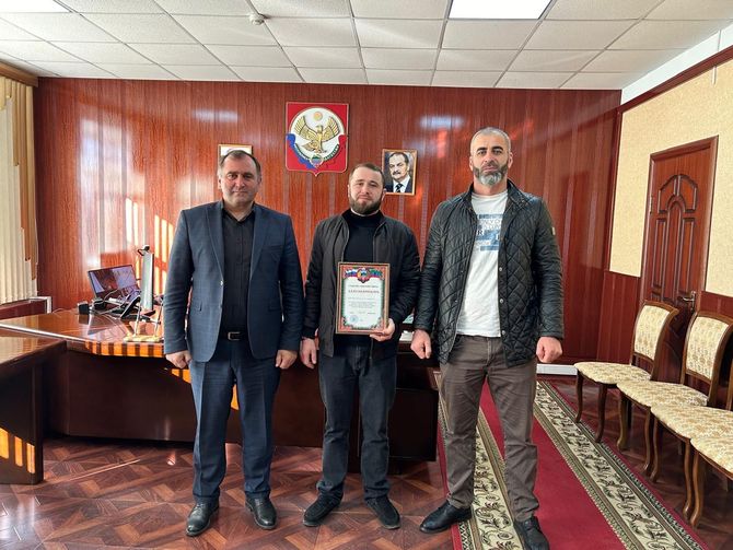 Участник СВО отмечен благодарностью от главы Хивского района