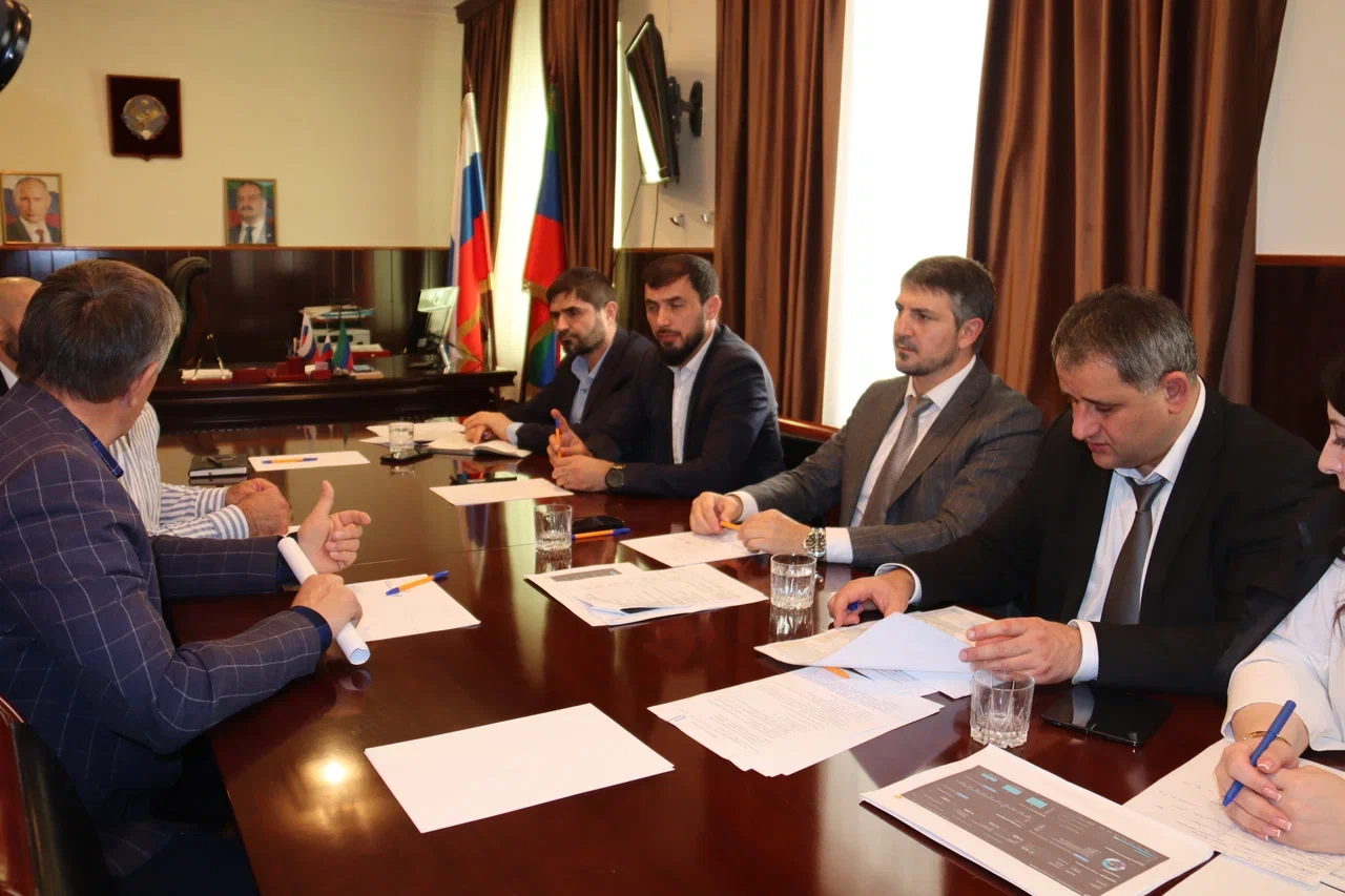 Ризван Мурадов провел личный прием граждан в Акушинском районе