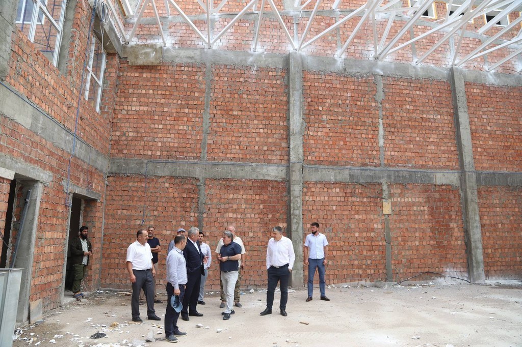 Глава Левашинского района проверил образовательные объекты в двух сёлах