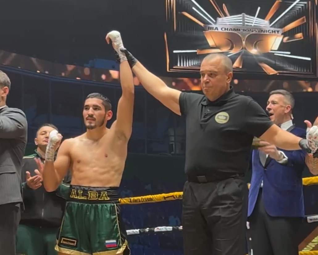 Сергей Меликов поздравил боксеров Батыргазиева и Гаджимагомедова с победами