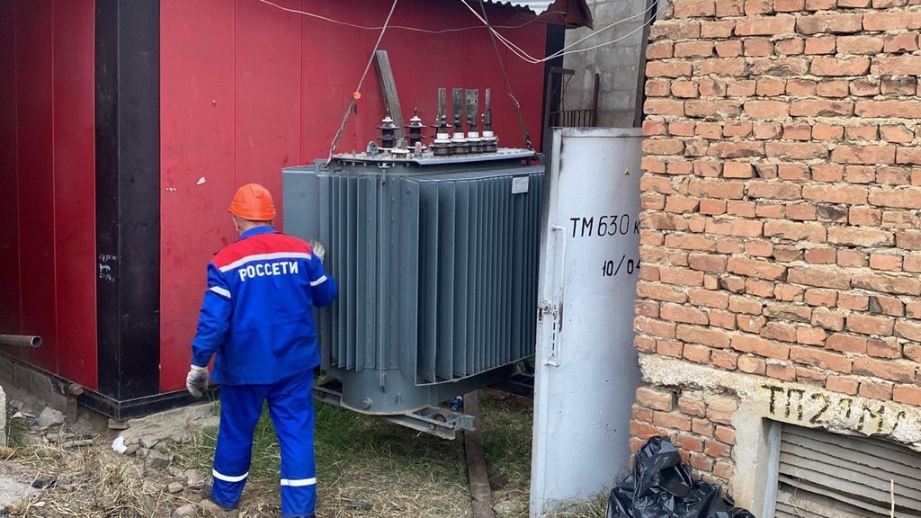 Энергетики перешли на круглосуточный формат работы для устранения аварий в Махачкале