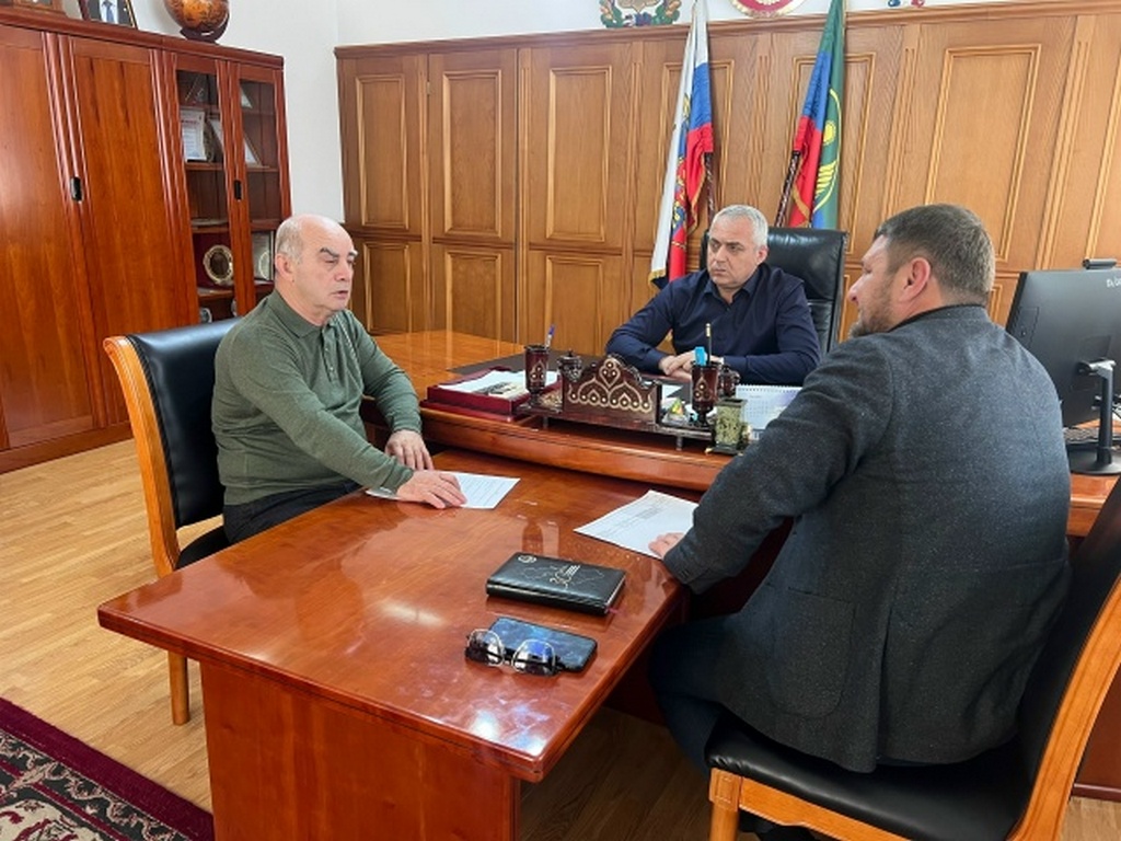 Глава Гергебильского района провел встречу с представителями здравоохранения