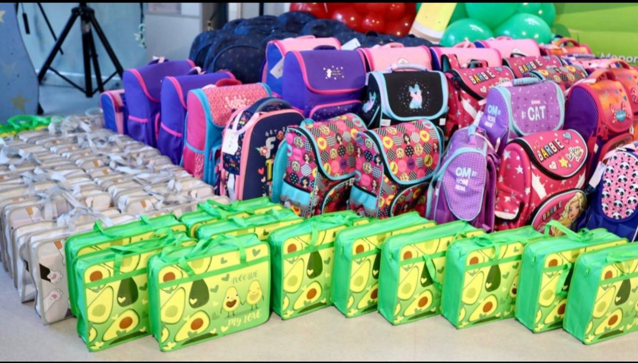 60 школьников из Хасавюрта получили школьные наборы в рамках акции «Собери ребенка в школу»