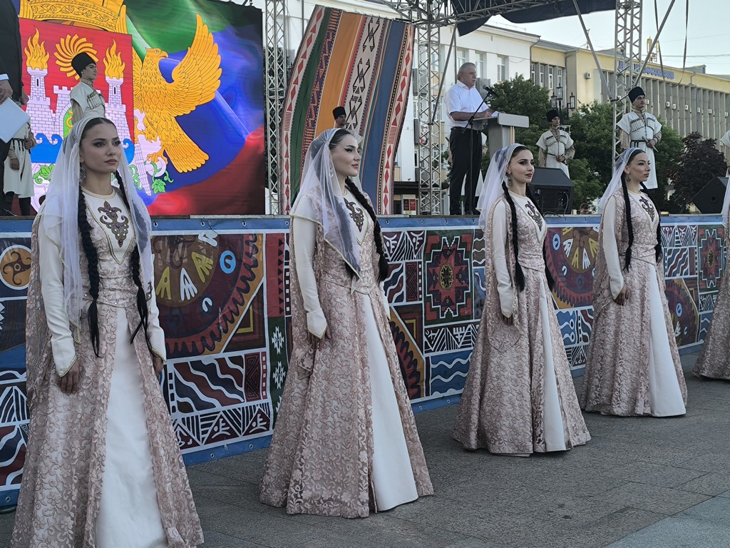 В Махачкале проходит XIII Межрегиональный фестиваль народного творчества «Кавказ – единая семья»