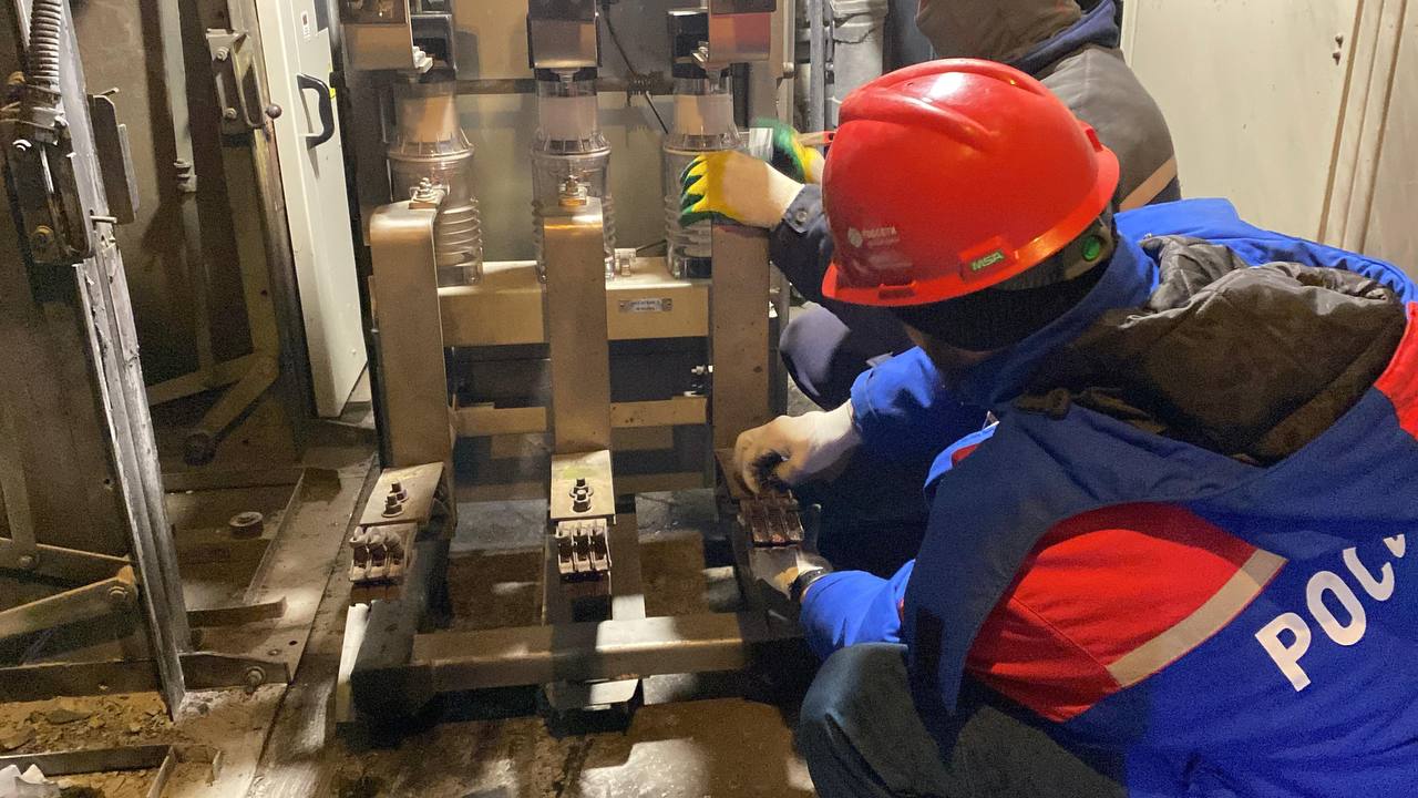 В Махачкале почти 150 улиц обесточены из-за пожара на подстанции