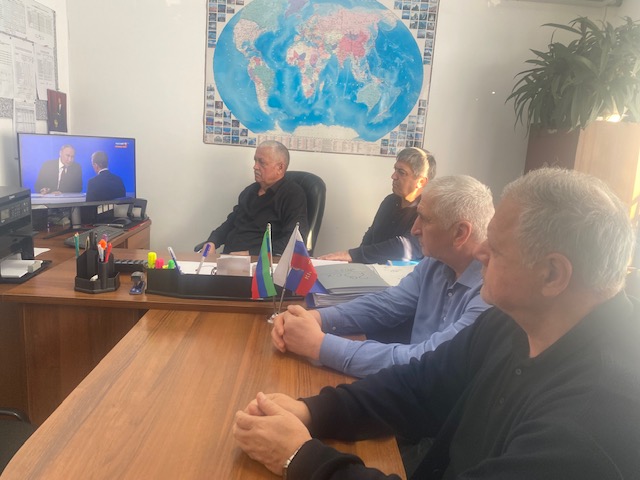 Коллектив управления сельского хозяйства Каякентского района прокомментировал «Прямую линию» с Президентом России