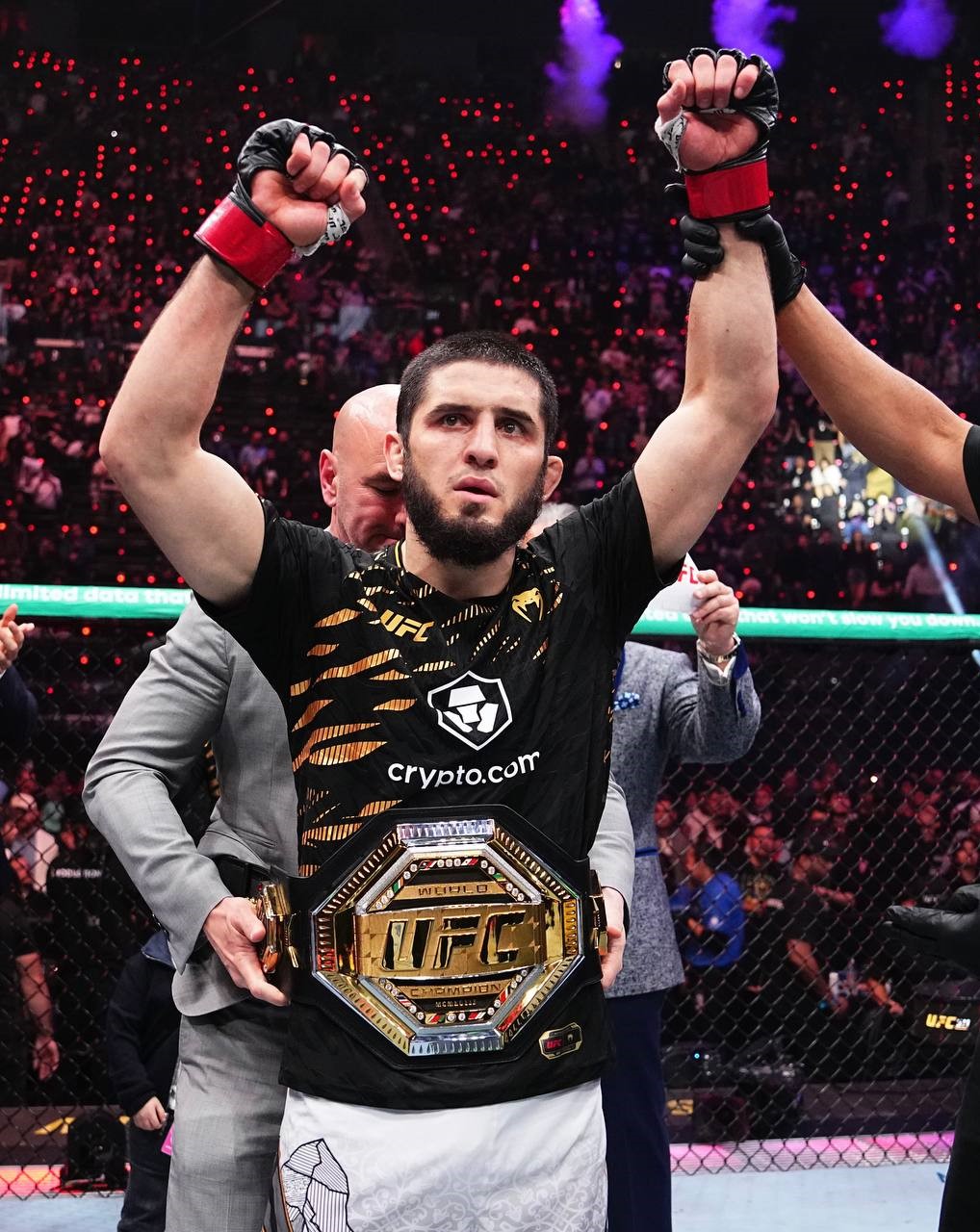 Ислам Махачев заявил, что может стать чемпионом в трех весовых категориях