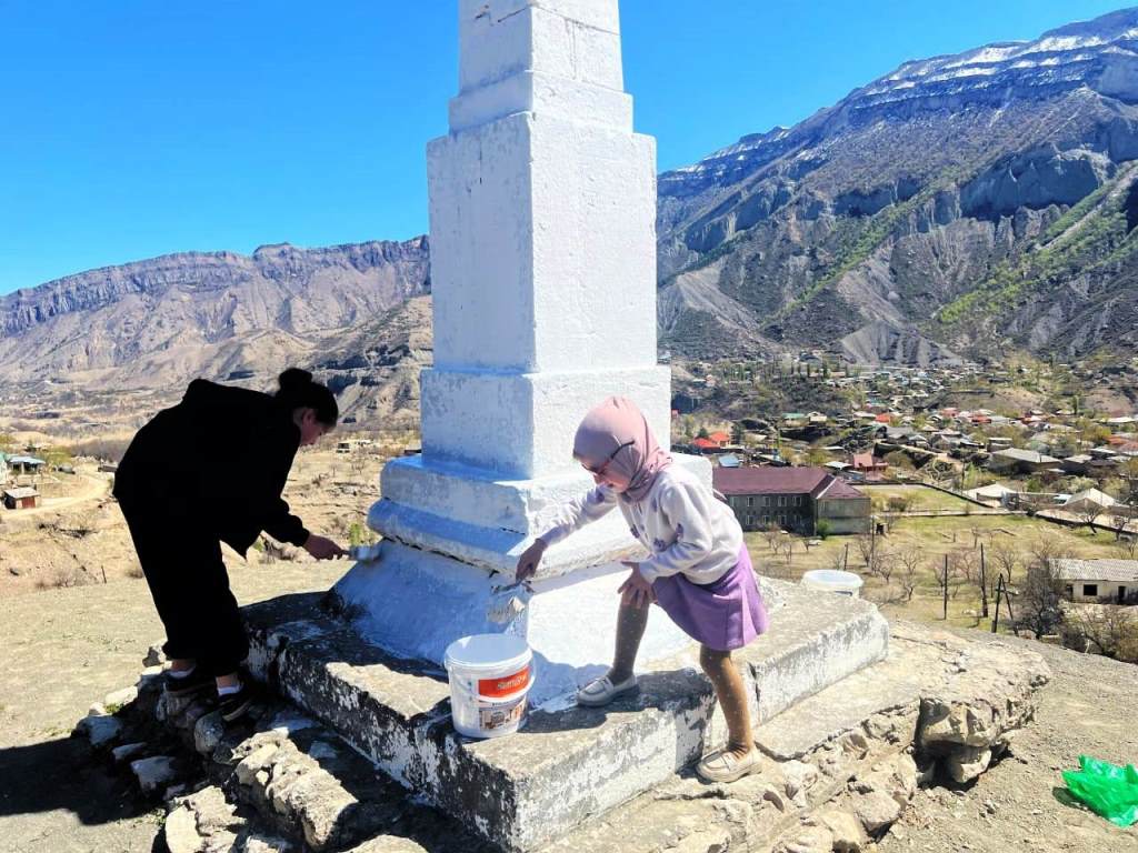 В Гунибском районе селяне активно поддержали объявленный всероссийский экосубботник
