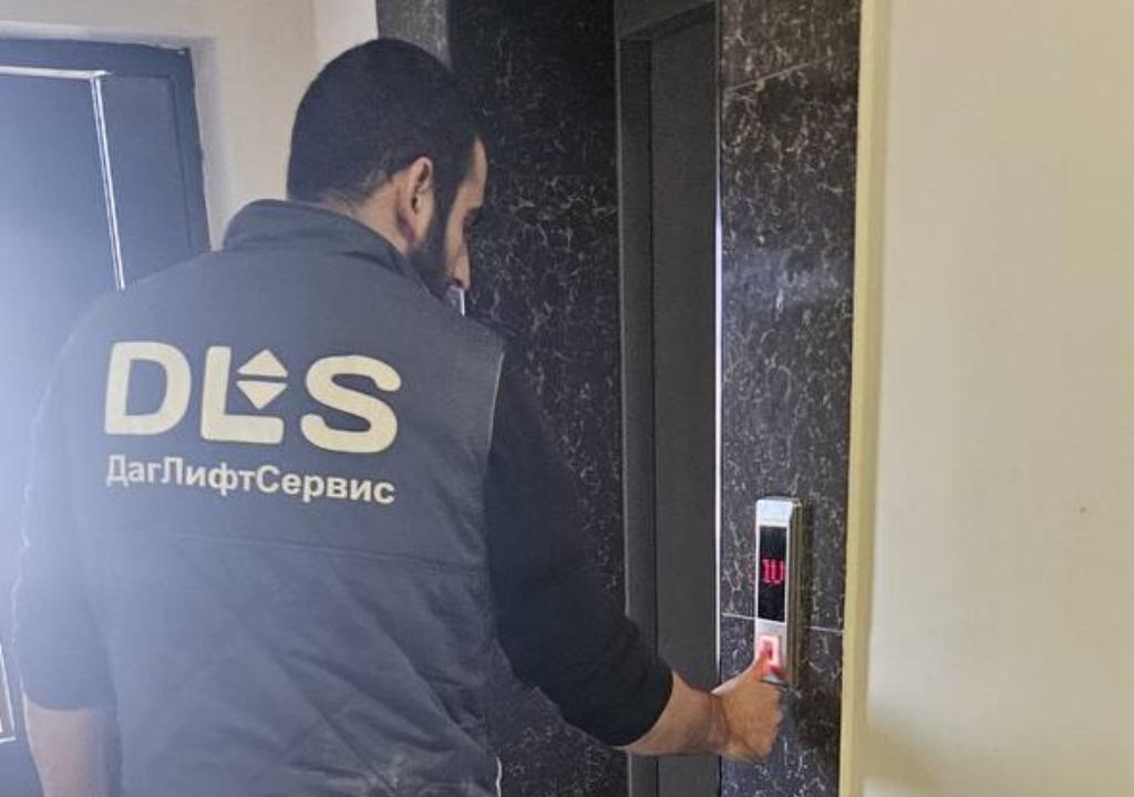 В Дагестане назвали причину падения лифта с находившимися внутри двумя детьми