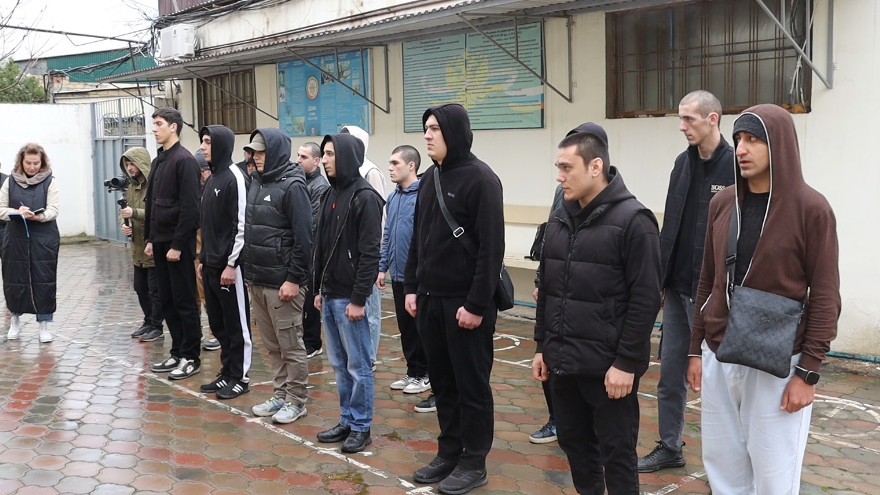 Первые призывники из Дербентского района отправились на службу в армию