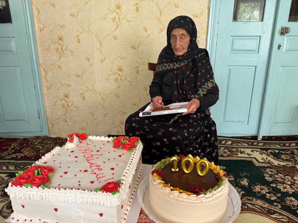 В Хунзахском районе отметили 100-летний юбилей долгожительницы Патимат Юсуповой