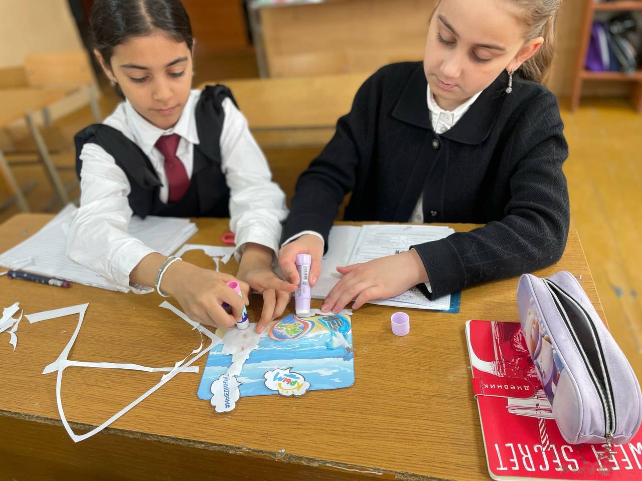 День воссоединения Крыма с Россией отметили в школах Хасавюрта