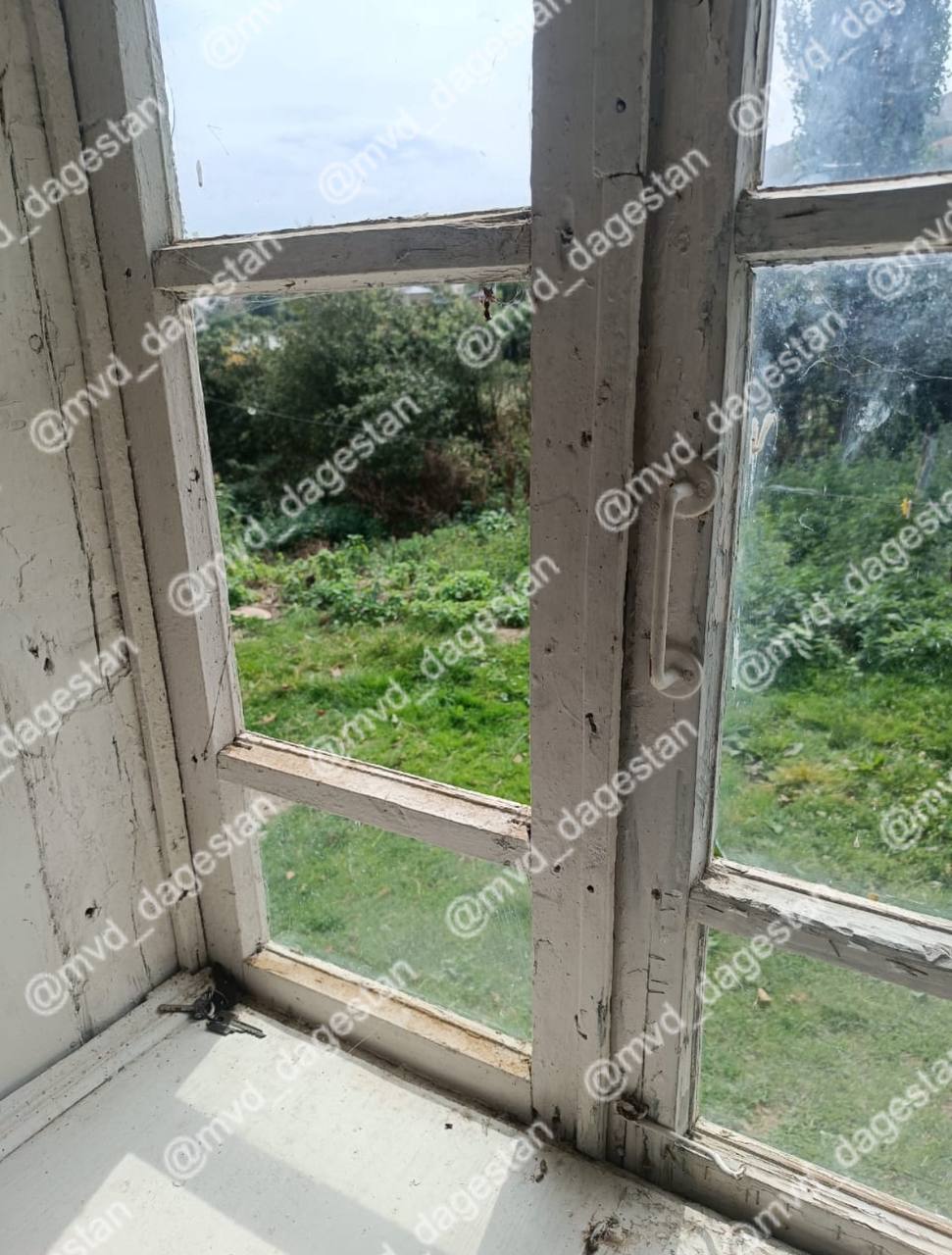 Подросток в Дагестане украл копилку и ноутбук в доме своего знакомого