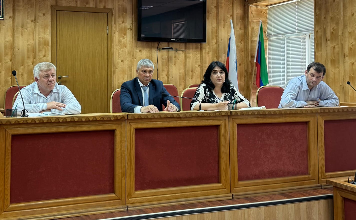 В Кизлярском районе поздравили социальных работников с профессиональным праздником