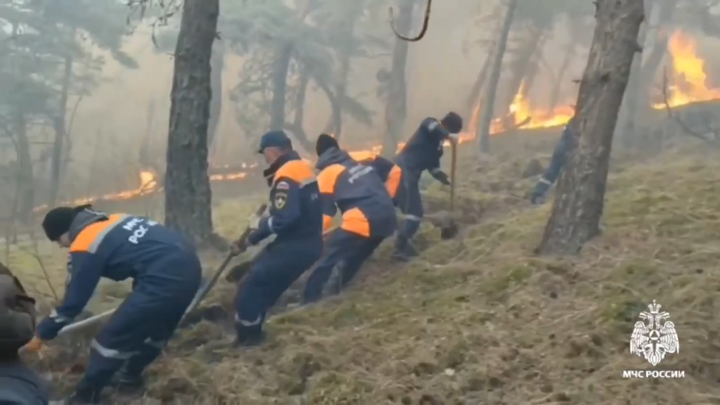 Площадь пожара в Ахтынском районе увеличилась до 22 га