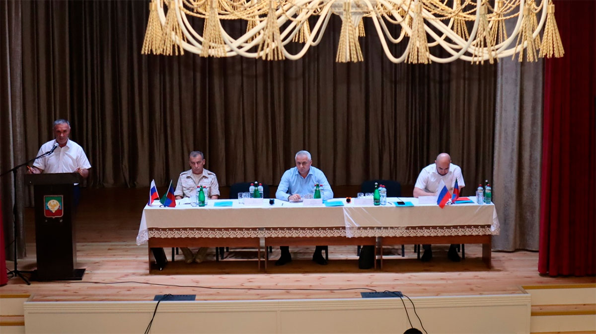 Глава Цунтинского района принял участие в заседании Совета Безопасности РД