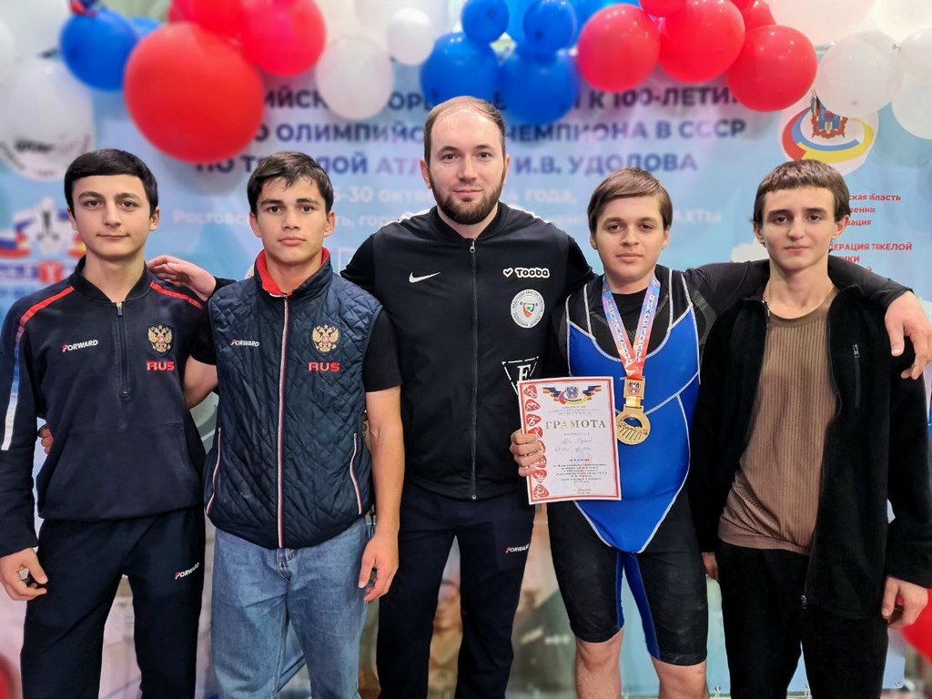 Дагестанские штангисты выиграли турнир в Ростовской области